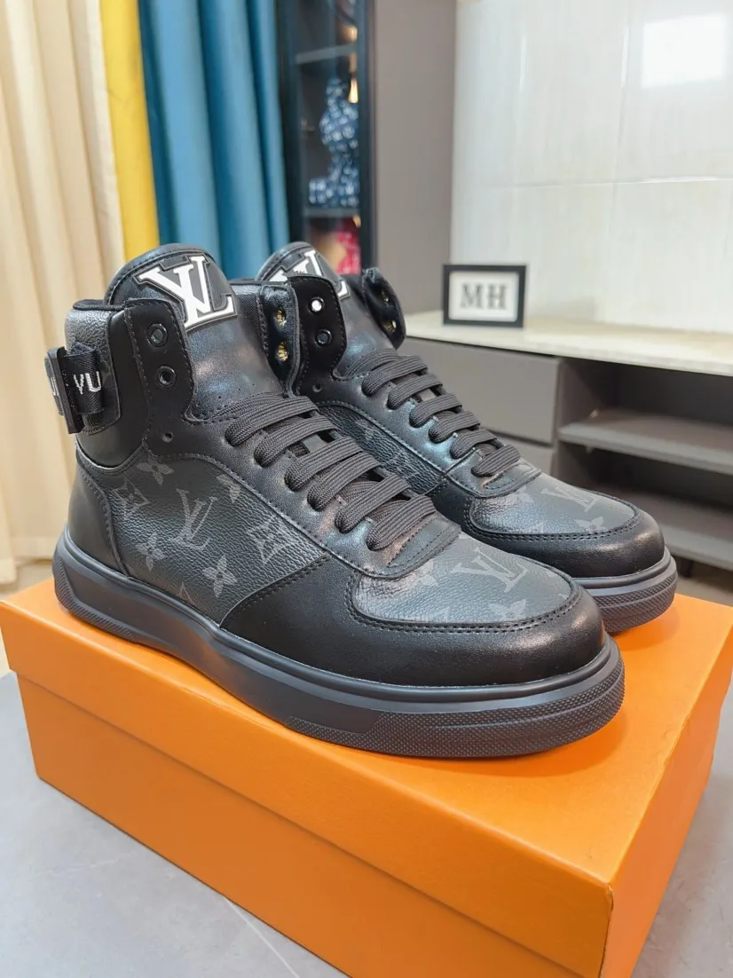 Men's shoes 💰440🌹🌹【LOUIS VUITTON】Same style on Louis Vuitton* official website🚹Men's high-top casual shoes❤️Same style as popular celebrities and big names ~ Best-selling at home and abroad Lv focuses on the checkerboard series...Imported first-layer cowhide with special fabrics➕Full sheep leather lining➕Brand-specific hollow outsole💎Produced by OEM The highest version🔍🔍Number of codes: 38-44,